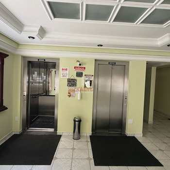 Apartamento em Praia Grande, bairro Tupiry