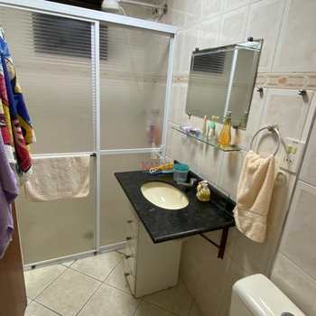 Apartamento em Praia Grande, bairro Tupi