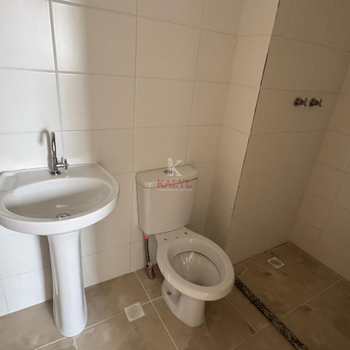 Apartamento em Praia Grande, bairro Boqueirão