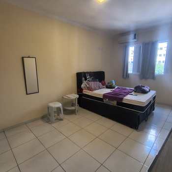 Sobrado em Praia Grande, bairro Guilhermina