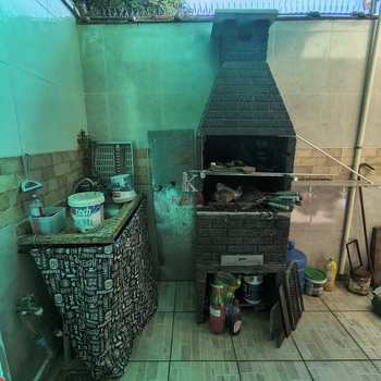 Sobrado em Praia Grande, bairro Guilhermina