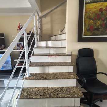 Sobrado em Praia Grande, bairro Guilhermina