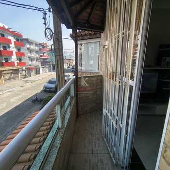 Sobrado em Praia Grande, bairro Guilhermina