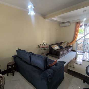 Sobrado em Praia Grande, bairro Guilhermina