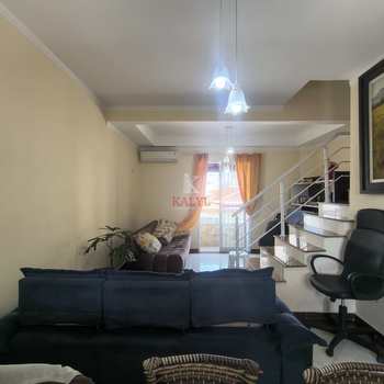 Sobrado em Praia Grande, bairro Guilhermina