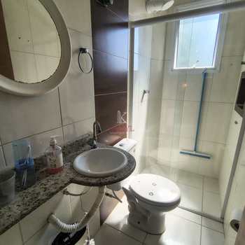 Sobrado em Praia Grande, bairro Guilhermina