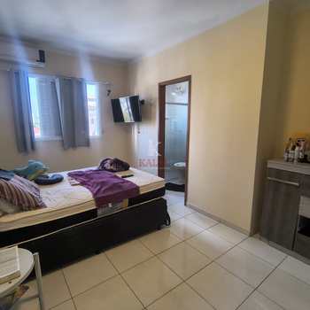 Sobrado em Praia Grande, bairro Guilhermina