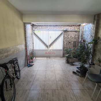 Sobrado em Praia Grande, bairro Guilhermina