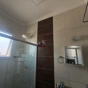 Sobrado em Praia Grande, bairro Guilhermina