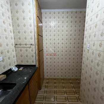 Kitnet em Praia Grande, bairro Tupi