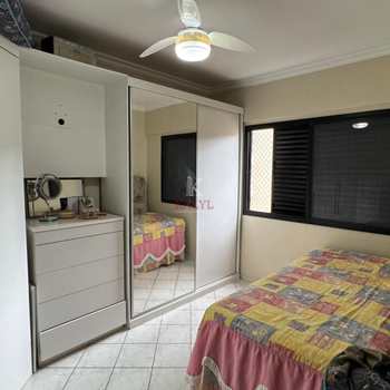Apartamento em Praia Grande, bairro Canto do Forte