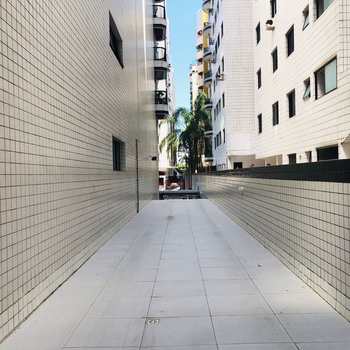 Apartamento em Praia Grande, bairro Canto do Forte