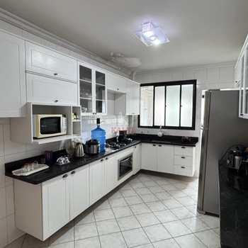 Apartamento em Praia Grande, bairro Canto do Forte