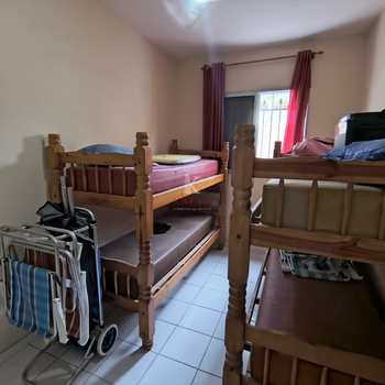 Apartamento em Praia Grande, bairro Guilhermina