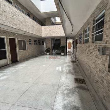 Apartamento em Praia Grande, bairro Guilhermina