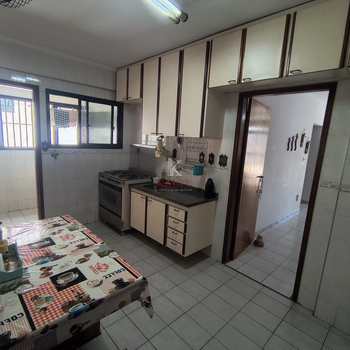 Apartamento em Praia Grande, bairro Guilhermina