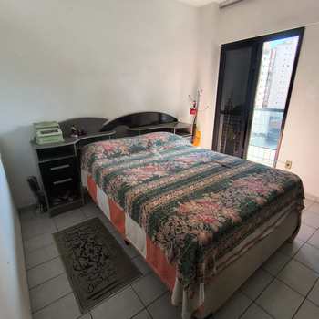 Apartamento em Praia Grande, bairro Guilhermina