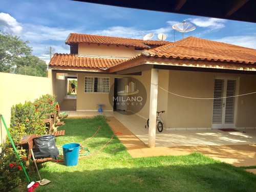Casa, código 338 em Três Lagoas, bairro Parque São Carlos