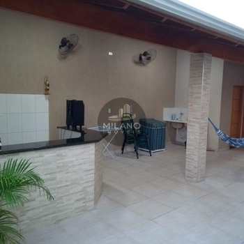 Casa em Três Lagoas, bairro Jardim Paranapunga