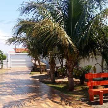 Casa em Três Lagoas, bairro Parque das Mangueiras