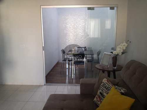 Casa, código 615 em Três Lagoas, bairro Nova Europa