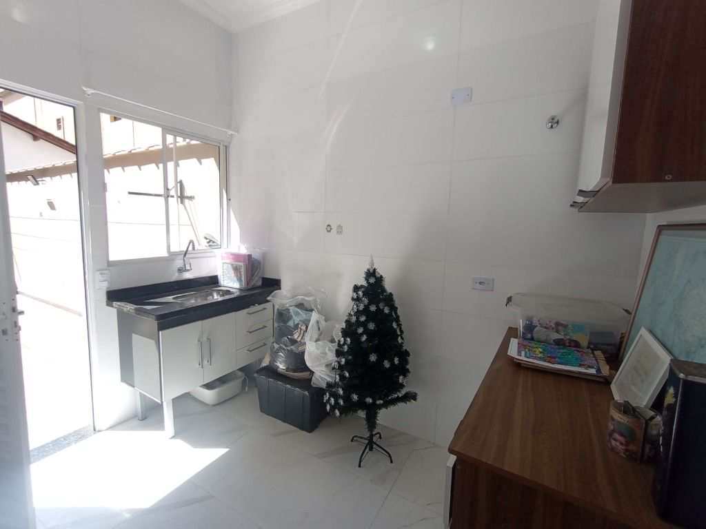 Casa em Praia Grande, no bairro Guilhermina
