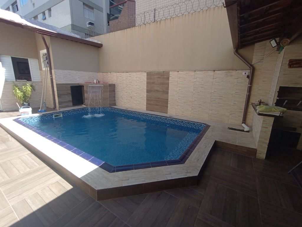 Casa em Praia Grande, no bairro Guilhermina