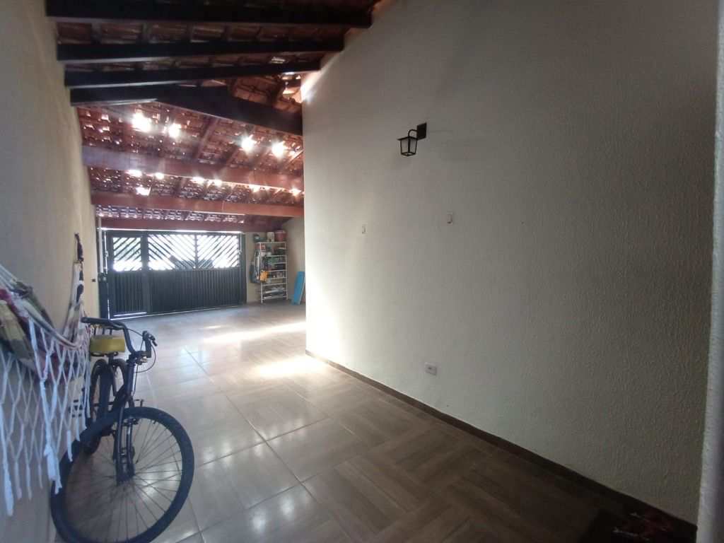 Casa em Praia Grande, no bairro Guilhermina