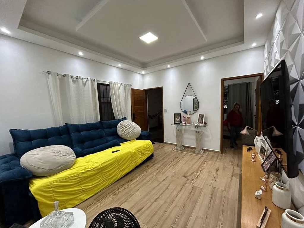 Casa em Praia Grande, no bairro Guilhermina