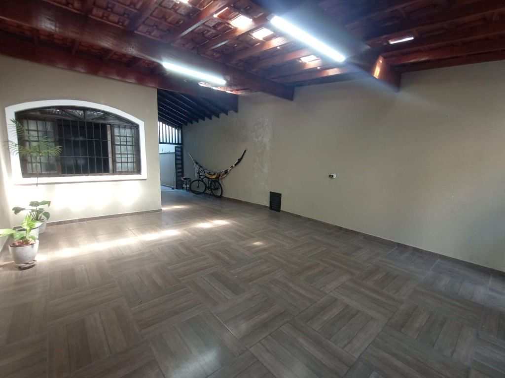 Casa em Praia Grande, no bairro Guilhermina