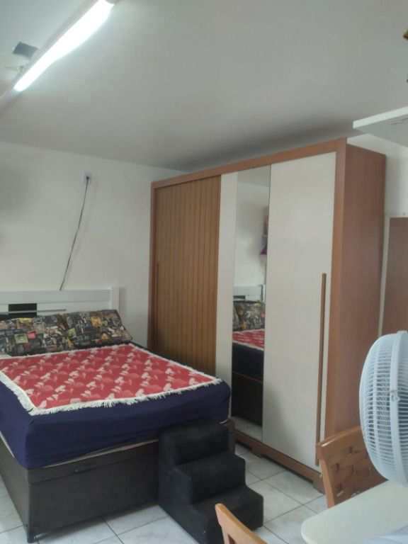 Kitnet em Praia Grande, no bairro Tupi