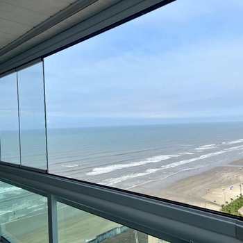 Apartamento em Praia Grande, bairro Caiçara