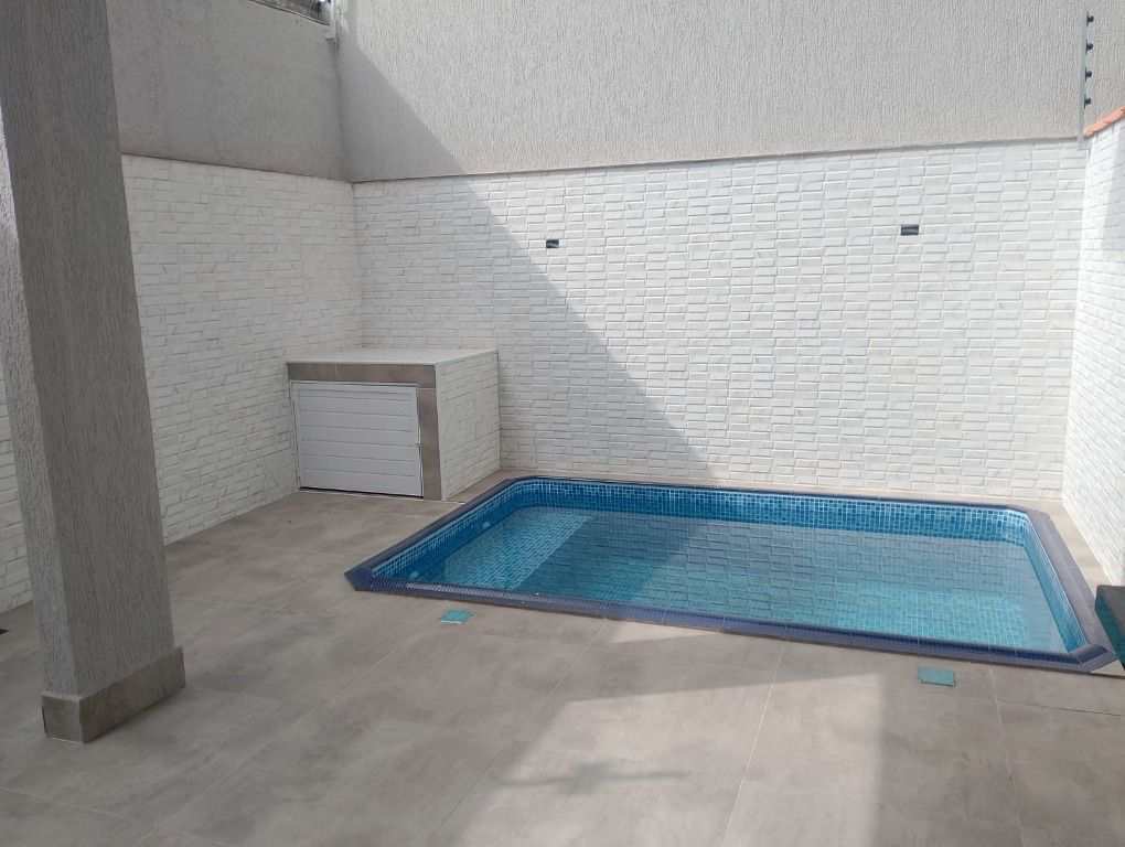 Sobrado em Praia Grande, no bairro Ocian