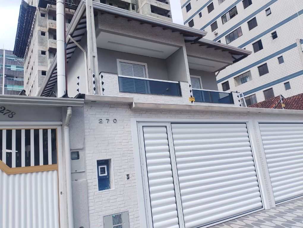 Sobrado em Praia Grande, no bairro Ocian