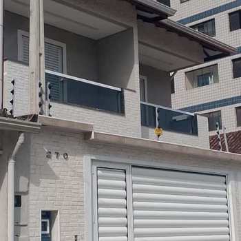 Sobrado em Praia Grande, bairro Ocian