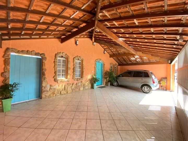 Casa em Praia Grande, no bairro Guilhermina