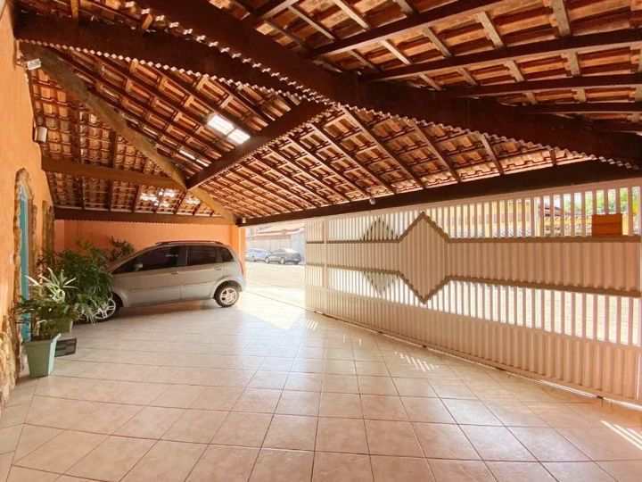 Casa em Praia Grande, no bairro Guilhermina