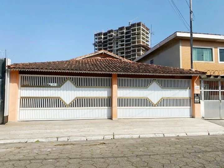 Casa em Praia Grande, no bairro Guilhermina