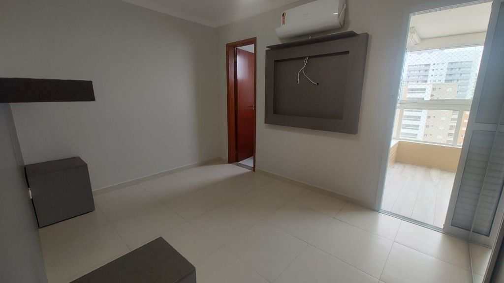 Apartamento em Praia Grande, no bairro Canto do Forte