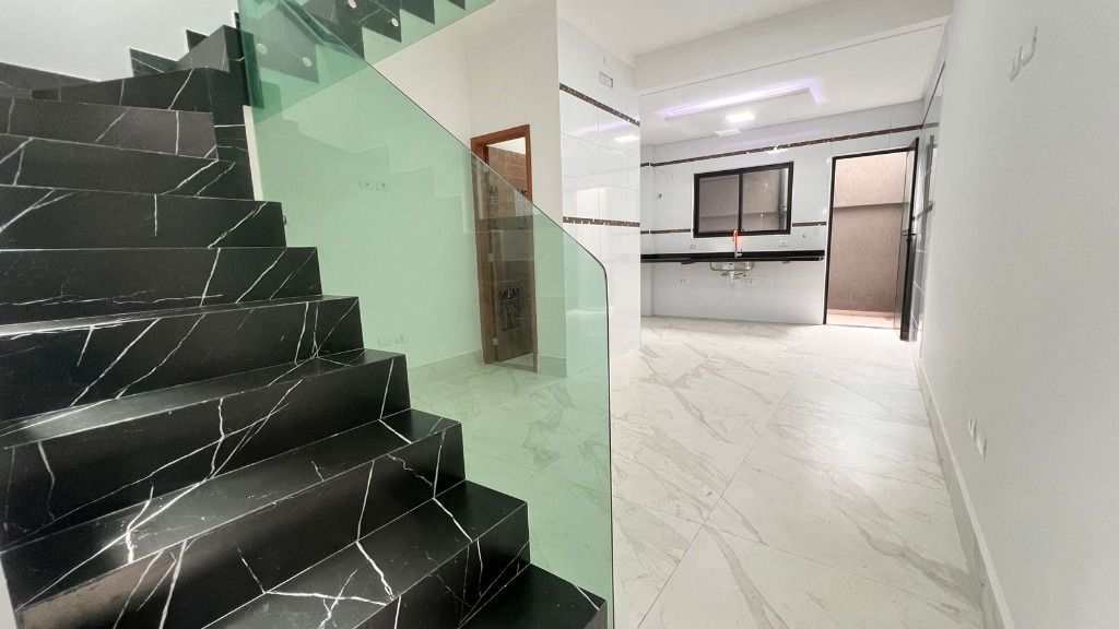 Casa em Praia Grande, no bairro Maracanã