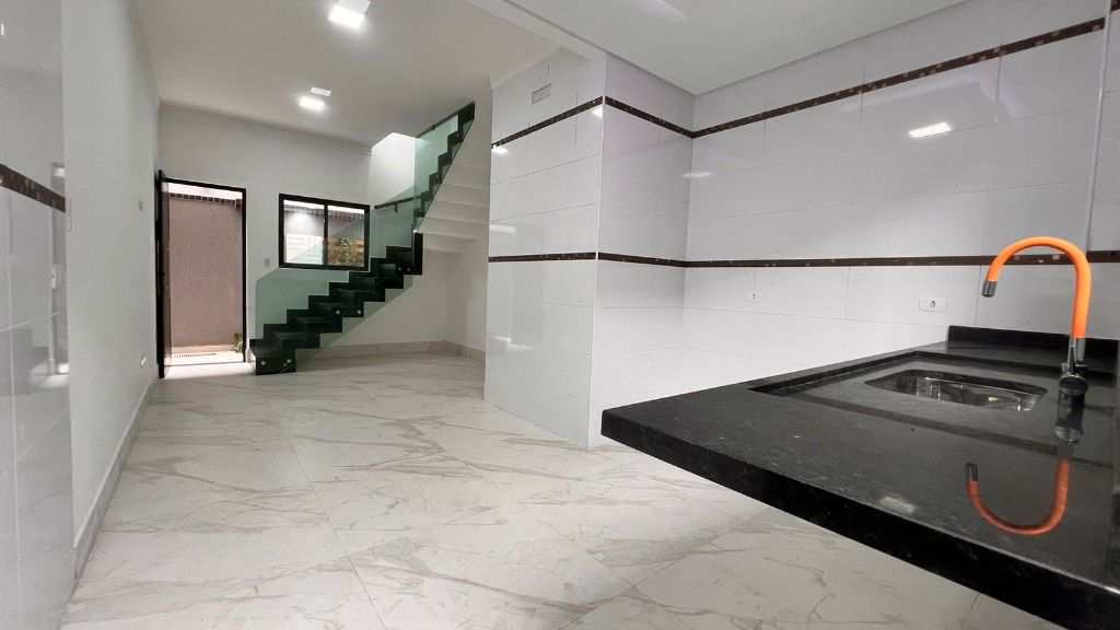 Casa em Praia Grande, no bairro Maracanã