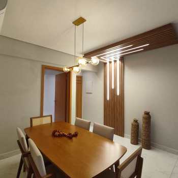 Apartamento em Praia Grande, bairro Canto do Forte