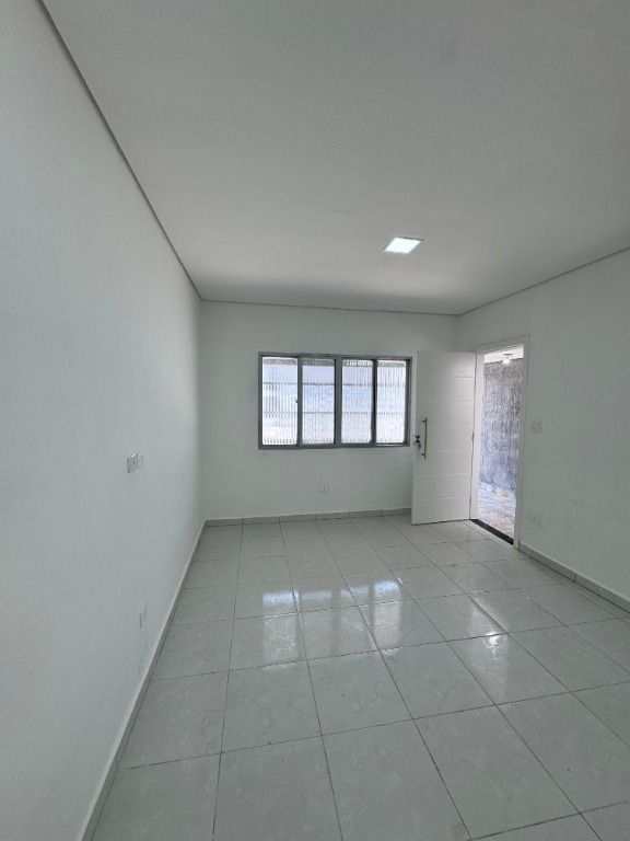 Casa em Praia Grande, no bairro Boqueirão
