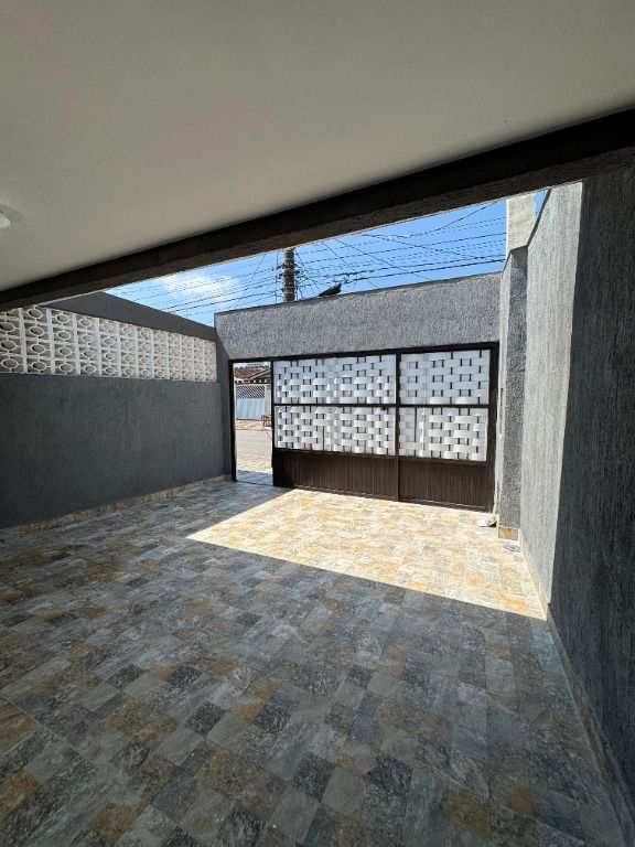 Casa em Praia Grande, no bairro Boqueirão