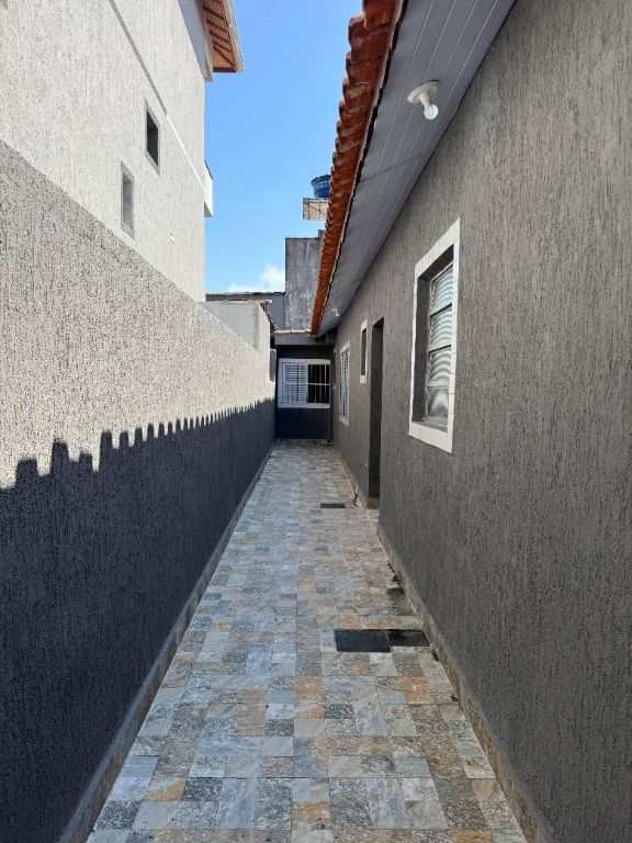 Casa em Praia Grande, no bairro Boqueirão