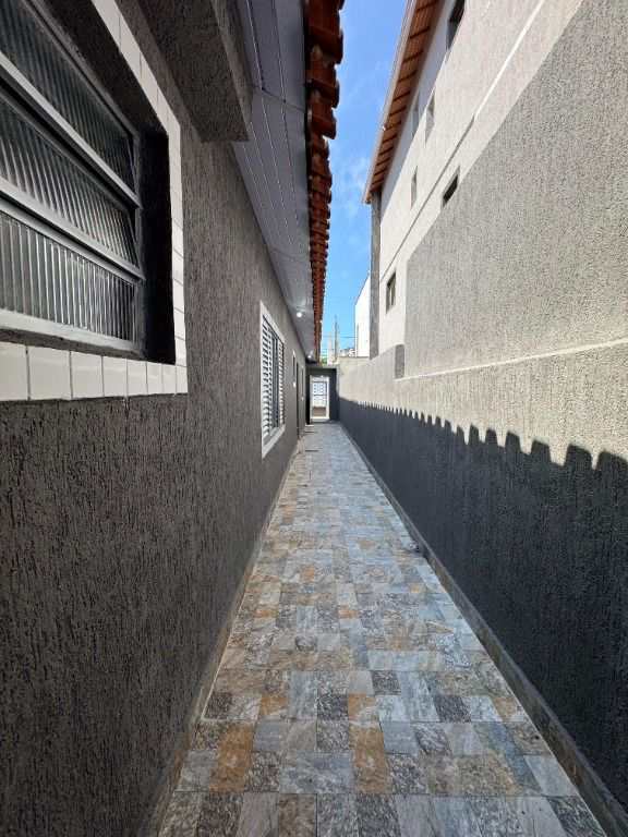Casa em Praia Grande, no bairro Boqueirão