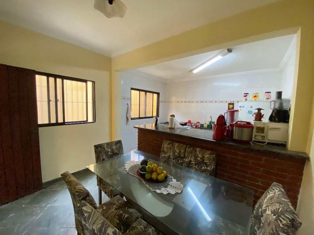 Sobrado em Praia Grande, no bairro Mirim