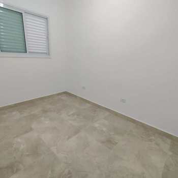Sobrado em Praia Grande, bairro Guilhermina