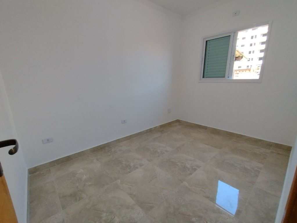 Sobrado em Praia Grande, no bairro Guilhermina