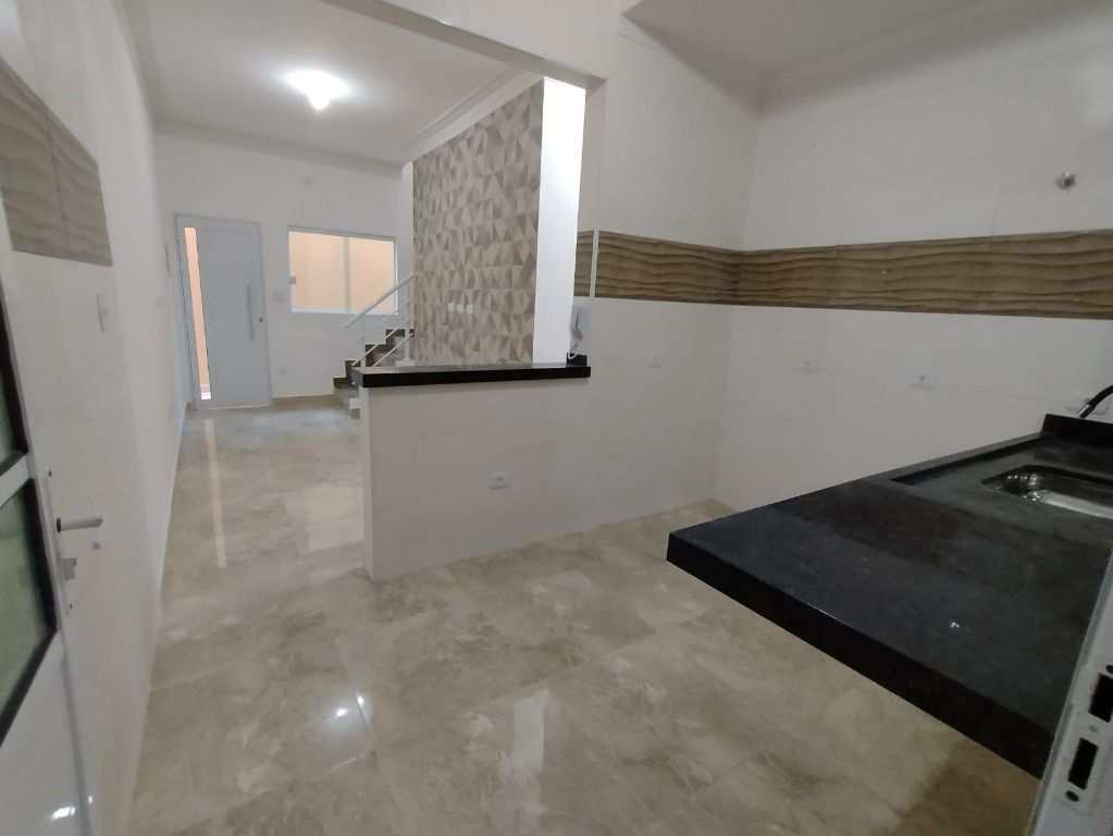 Sobrado em Praia Grande, no bairro Guilhermina